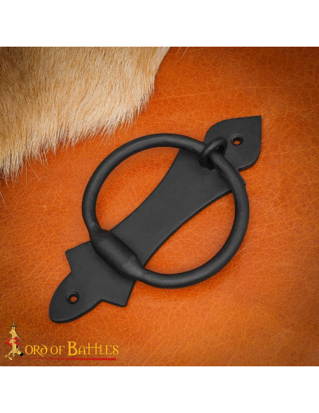 Anse médiéval en fer forgé fait à la...