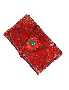 Journal médiéval avec couverture en cuir et pierre,...