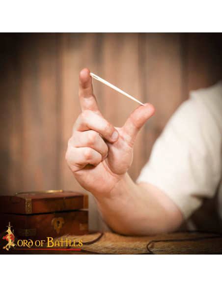 Jeu de 5 aiguilles en os sculptées à...