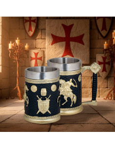 Tasse médiévale ornementale en résine de chevaliers...