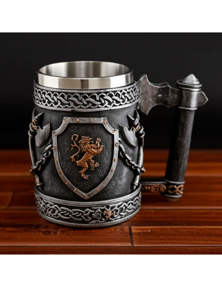 Tasse médiévale ornementale en résine...