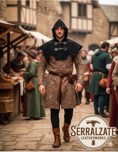 Gugel et couvre-épaule médiéval...