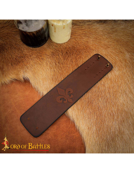 Bracelet médiéval en cuir avec relief...