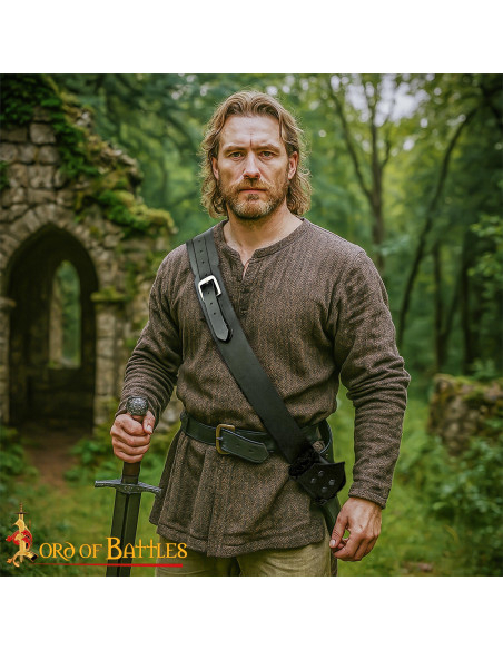 Ceinture avec tahali médiéval en cuir...