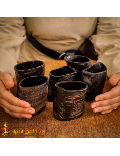 Set de 6 verres médiévaux en corne de buffle poli (68 ml). 2
