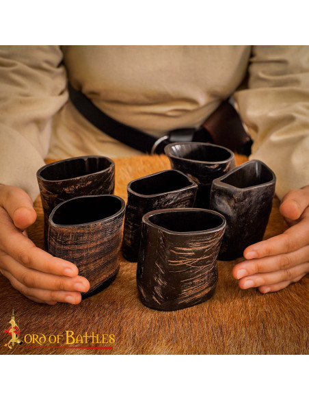 Set de 6 verres médiévaux en corne de...