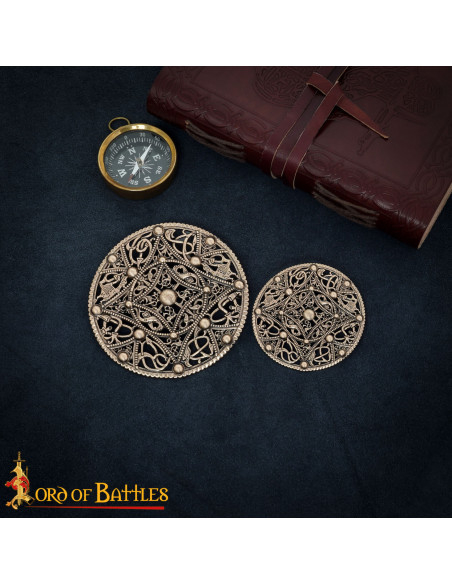 Broche viking en bronze vieillie...