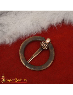 Broche médiéval nordique en forme d'anneau avec... 2