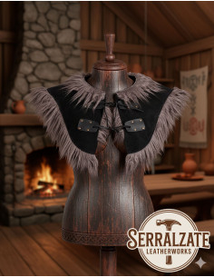 Gorjal Evaristo Pelerine noir avec fourrure grise