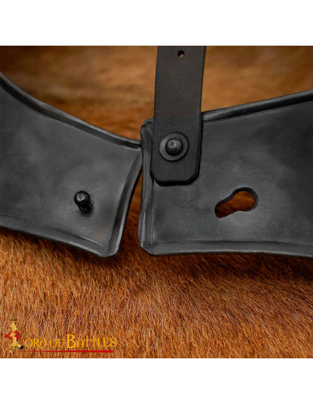 Gorgerin médiéval simple, finition...