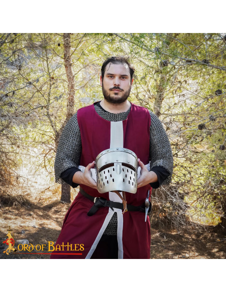 Yelmo de Caballeros Cruzados, siglo...