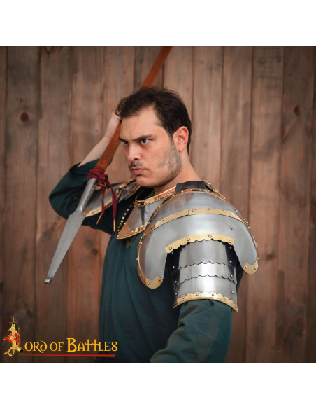 Épaulières médiévales en acier avec...