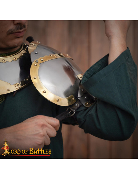 Épaulières médiévales en acier avec...
