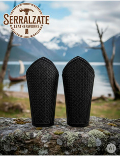 Garde-boue vikings en cuir noir à écailles