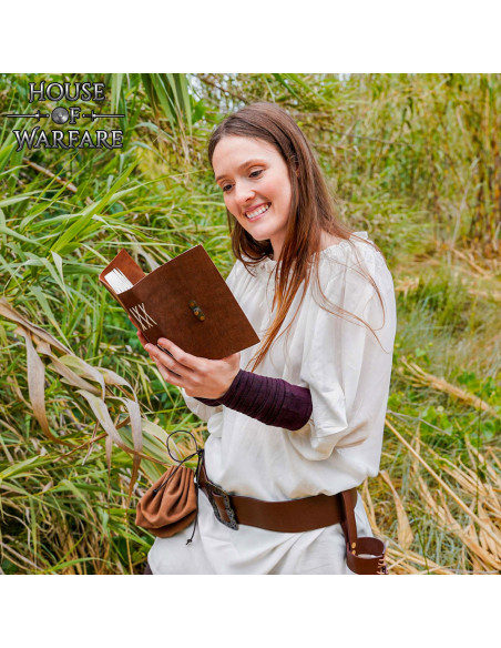 Journal médiéval avec une couverture...