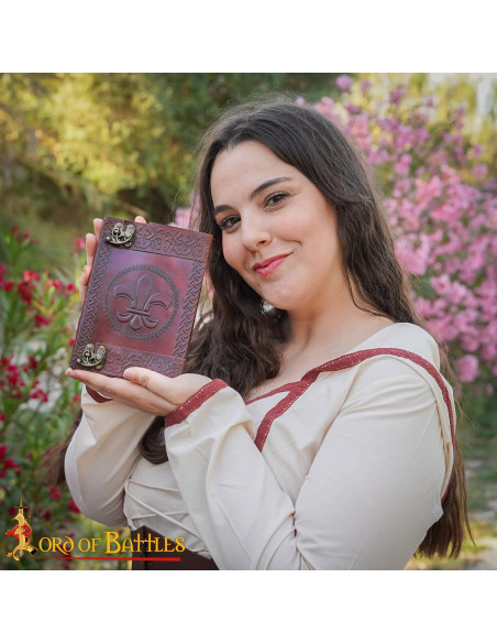 Journal médiéval à couverture en...