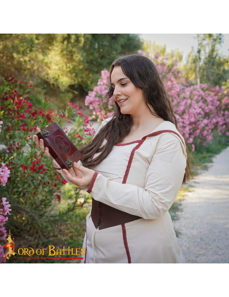 Journal médiéval à couverture en...