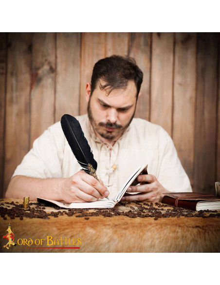 Journal médiéval à couverture en cuir...