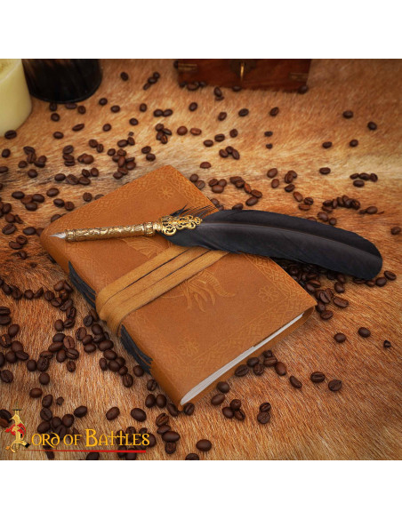 Agenda médiévale à couverture en cuir...