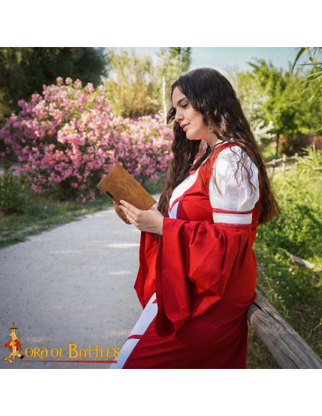 Agenda médiévale à couverture en cuir...