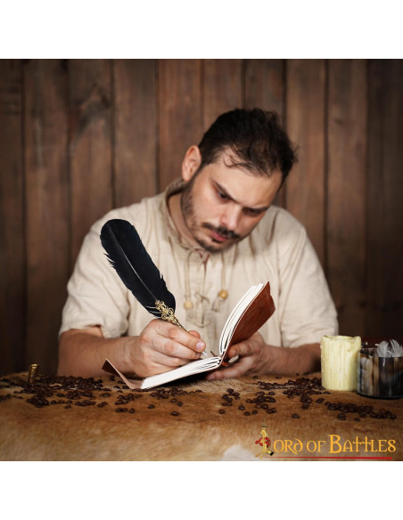 Carnet médiéval à couverture en cuir,...