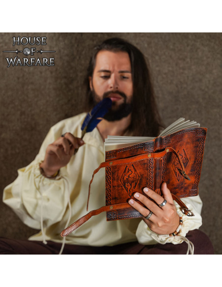 Journal médiéval à couverture en...