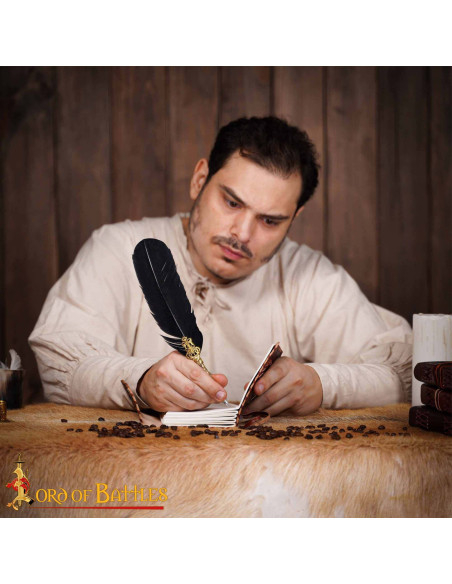 Journal médiéval à couverture en cuir...