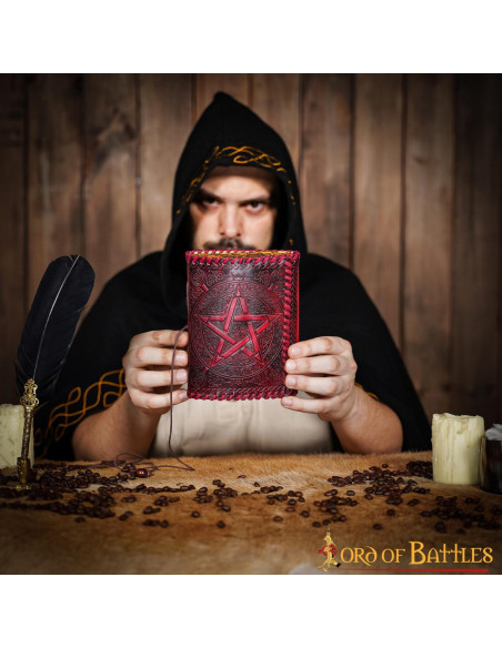 Journal médiéval à couverture en cuir...