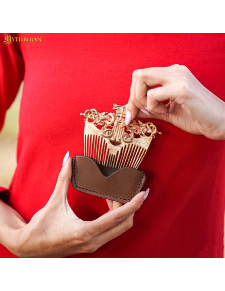 Peigne viking en bronze avec étui en...