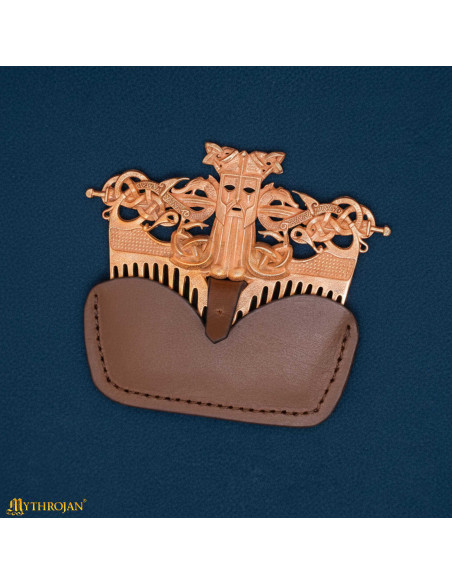 Peigne viking en bronze avec étui en...