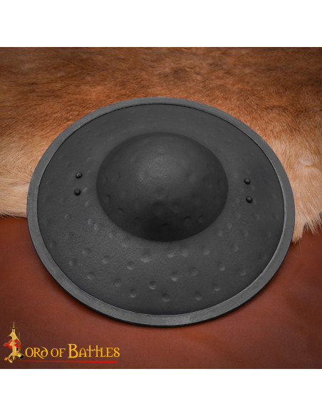 Broquel médiéval en acier noirci,...