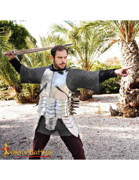 Corselet médiéval en acier modèle...