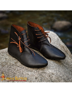 Bottines médiévaux en cuir noir avec lacets latéraux
