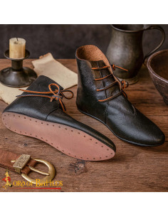 Bottines médiévaux en cuir noir avec lacets latéraux 2