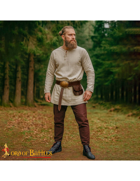 Bottines médiévaux en cuir noir avec...