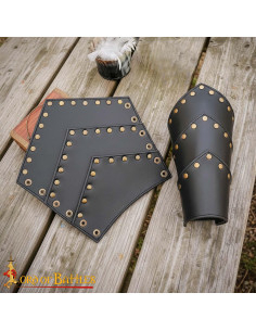 Bracelets médiévaux en cuir noir, détails en laiton 2