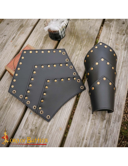 Bracelets médiévaux en cuir noir,...