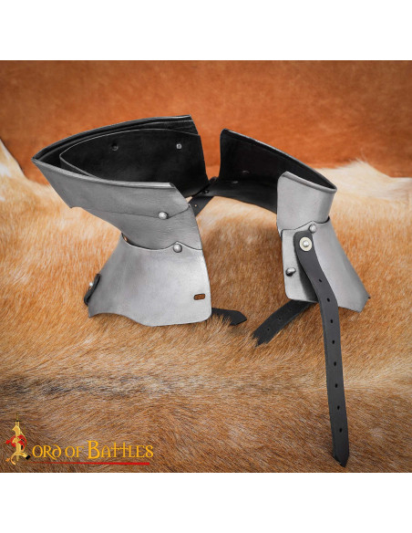 Gorge médiéval en acier avec bevor...