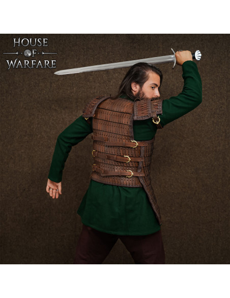 Armure viking en cuir lamellaire...