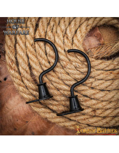 Paire de supports médiévaux pour accrocher des ustensiles...