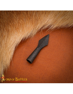 Pointe de flèche médiévale en fer forgé à la main