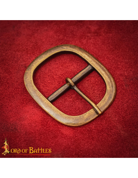 Boucle médiévale ovale en laiton vieilli