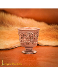 Gobelet médiéval petit XIIe siècle en bronze poli