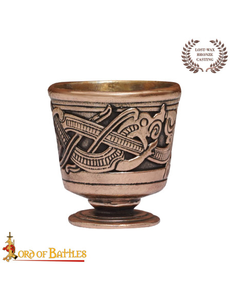 Gobelet médiéval en bronze vieilli du...