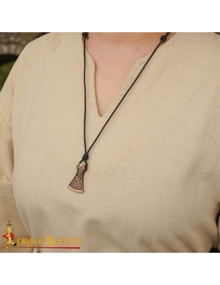 Pendentif de hache viking en bronze...