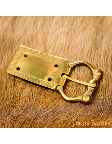 Boucle et finition médiévale pour...