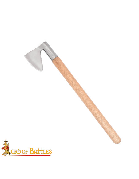 Hache historique du XIVe siècle en...