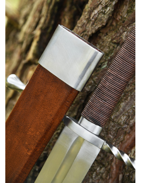 Épée bâtarde avec fourreau,...