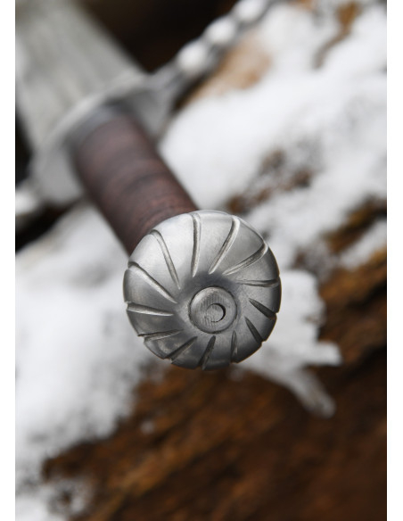 Épée bâtarde avec fourreau,...