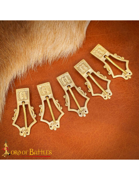 Ensemble de 5 boucles en laiton...